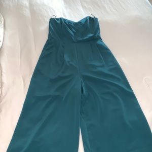 Express Strapless Wide Leg Jumpsuit Size 6. Hunter green